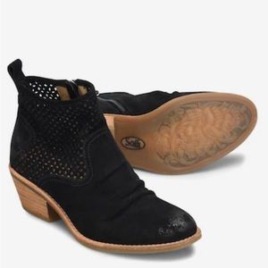 Italian Suede Sofft Ambrea Black Bootie